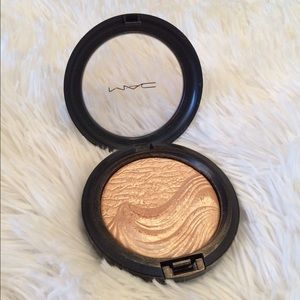 MAC Whisper of Gilt