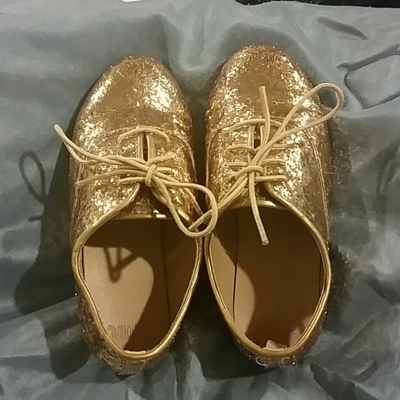 Gymboree Gold shoe