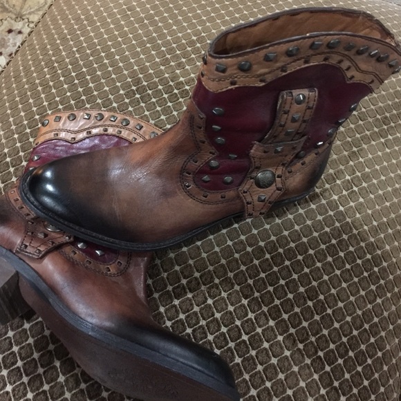 MAKE OFFER Leather boots, Vince Camuto, 8.5