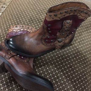 MAKE OFFER Leather boots, Vince Camuto, 8.5