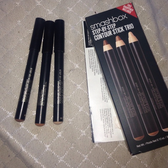 *NEED TO SELL Smashbox Contour Sticks