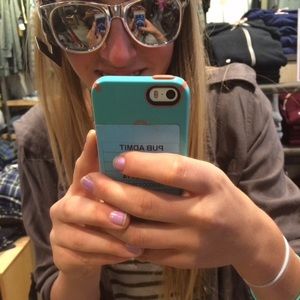 Meet your Posher, Sierra