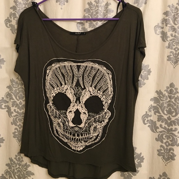 Skull tee