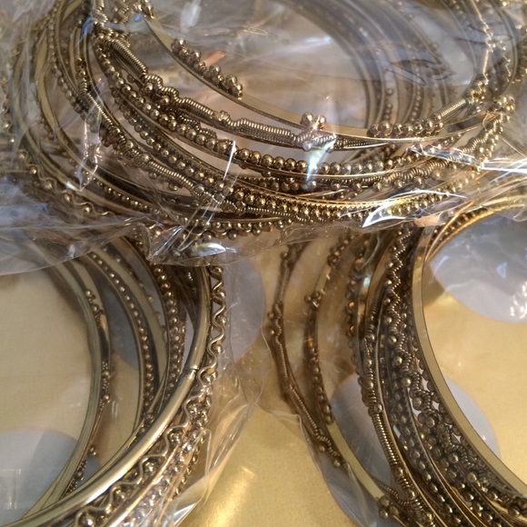 5 sets of bracelets - Picture 2 of 2