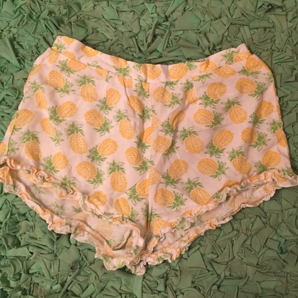 Bethany Mota Aeropostale pineapple Shorts - Picture 1 of 4