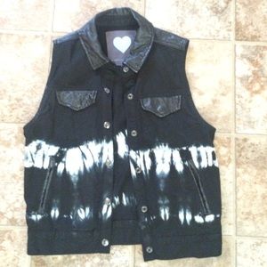 Black and white Kendall + Kylie vest from Pacsun