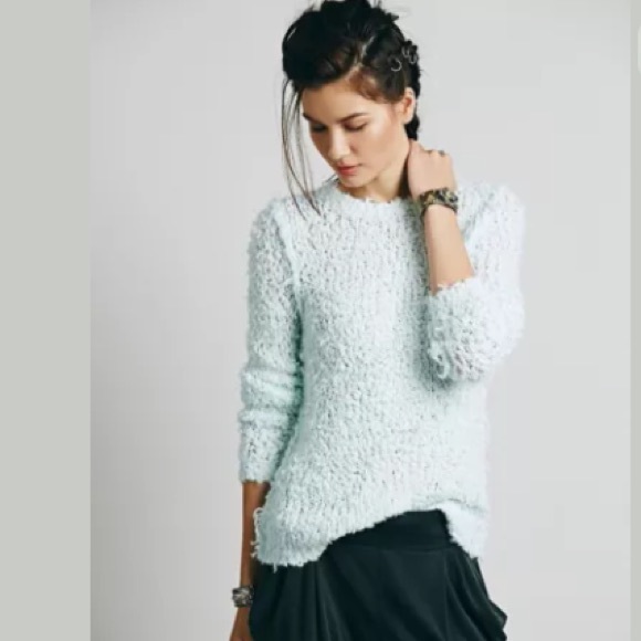 STEAL! New Free People soft Sweater in mint