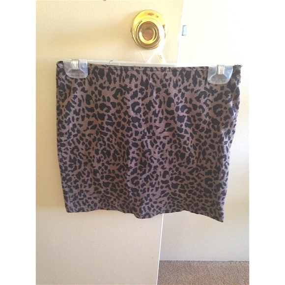 Small animal print forever 21 skirt