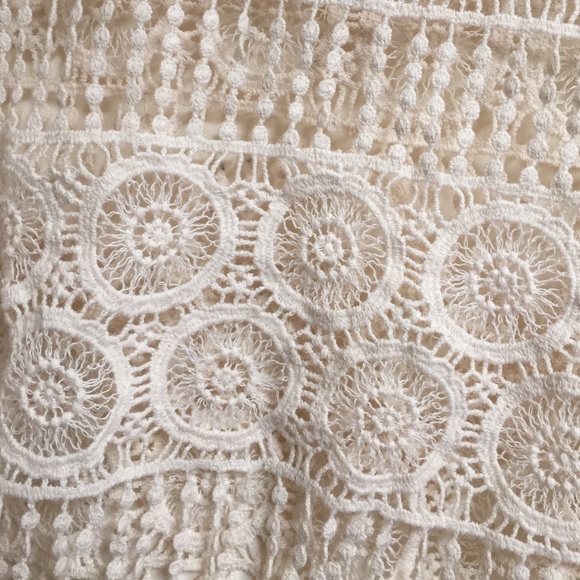 {SOLD} Cropped Crocheted Fringe Top - Picture 3 of 3