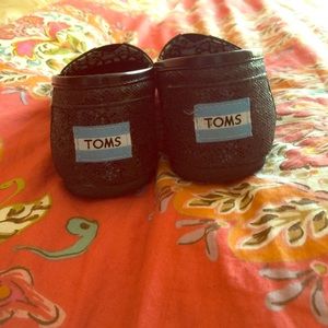 TOMS comes with the original box