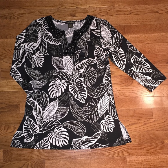 Black and white tunic. Size medium