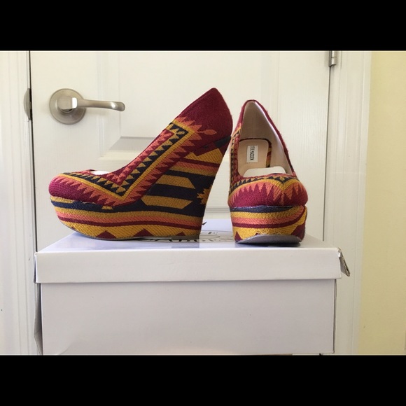 Steve Madden Shoes - Aztec Steve Madden wedges