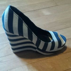 Striped Wedge heels