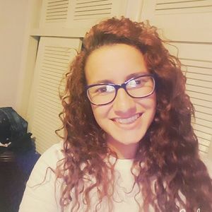 Meet your Posher, Gabriela