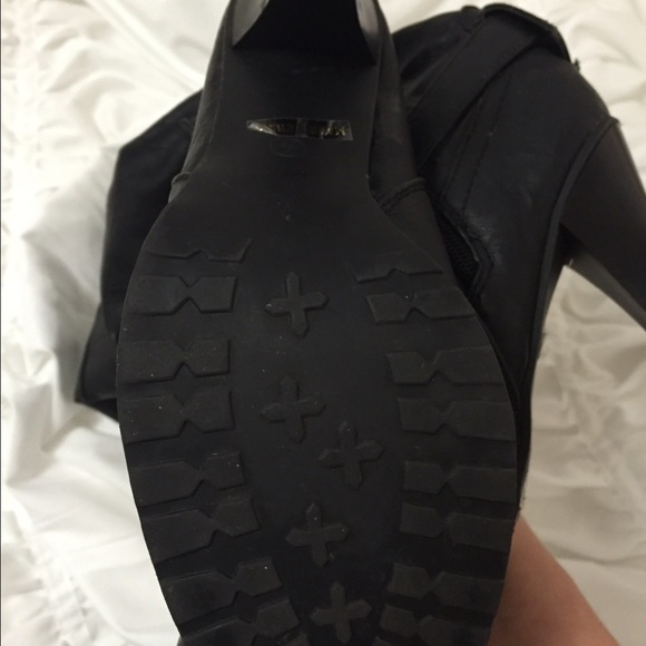 Boots - Picture 2 of 3