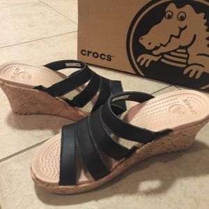 NWT! Croc wedges! Super cute SZ 6