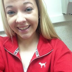 Meet your Posher, Alyson