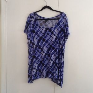 Blue tie-died short sleeved top