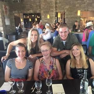 Meet your Posher, Vanessa