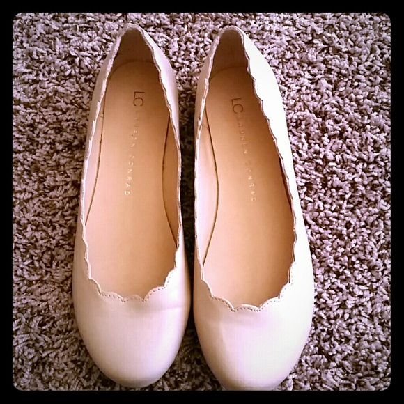 Lauren Conrad Scalloped Flats