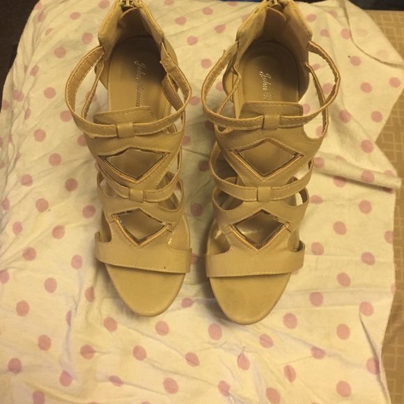 John Romaine Shoes - Beige Wedge
