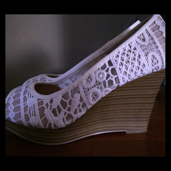 Super cute cream wedges!!