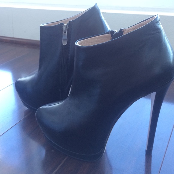 Chinese laundry black booties