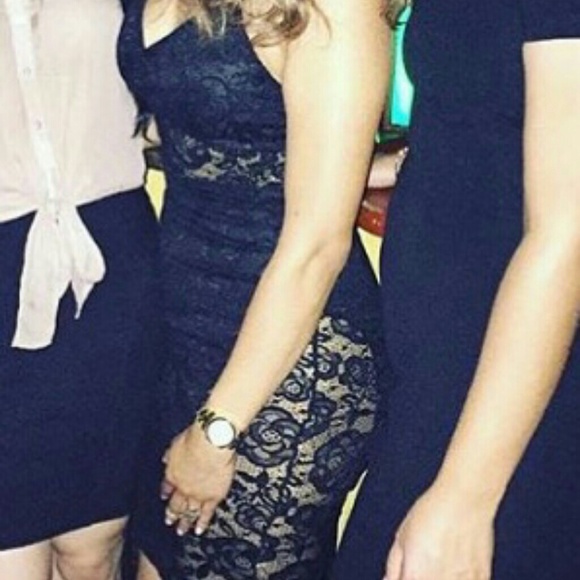 ISO LACE CUT OUT DRESS!