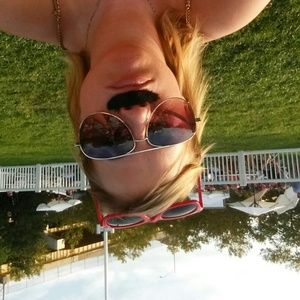 Meet your Posher, Brooke