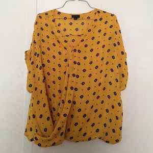 Yellow top with shape pattern