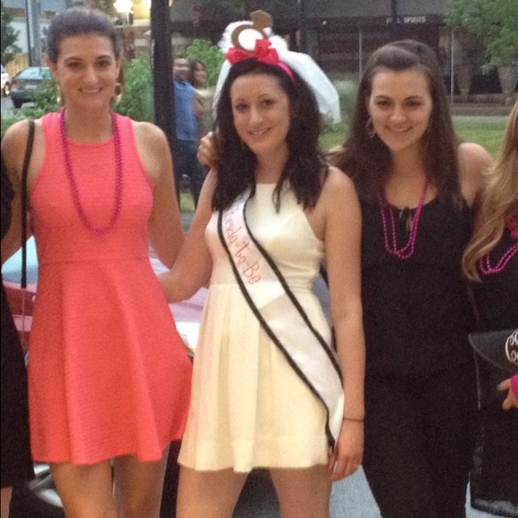 💕 Pink & Flirty Date Night Dress 💕 - Picture 4 of 4