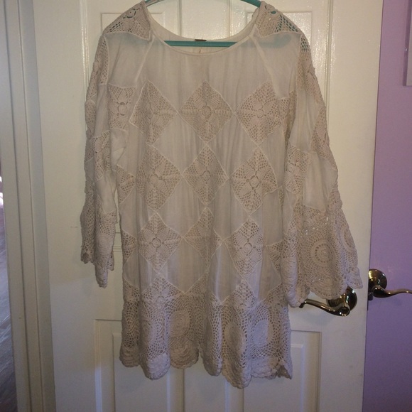 NWOT- FREE PEOPLE- crochet long sleeve sweater