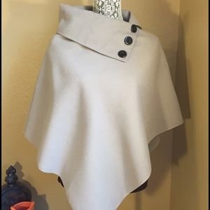 ✂️CCO✂️Chic taupeish tan cape purchased in Italy