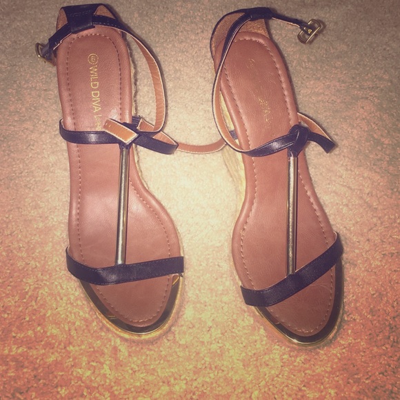 Wild diva wedges size 8.5