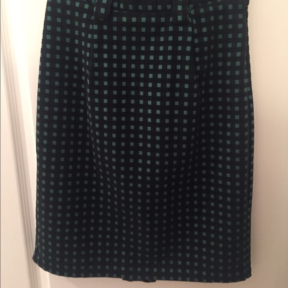 Black and green plaid wool skirt - Picture 1 of 1