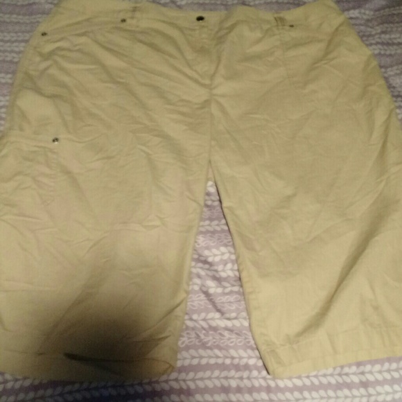 Jones New York shorts size 18