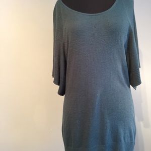 Forest green short sleeved sweater