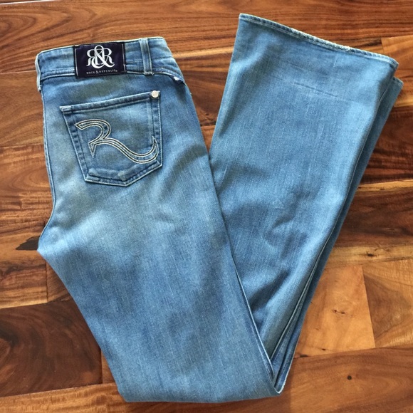Rock & Republic Stretchy Flare Jeans
