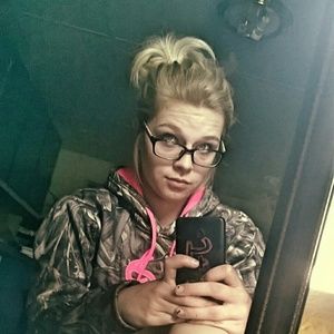 Meet your Posher, Ashly