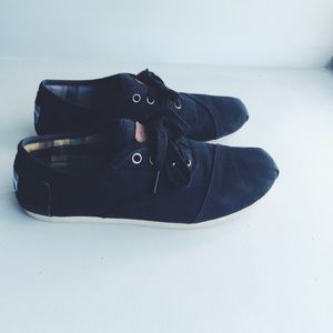 Toms navy lace ups