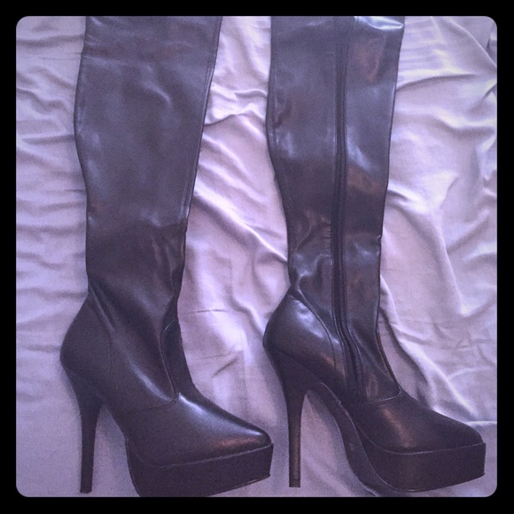 VIPER Boot Black with White Thicc Thigh High - 7INCH – Hella  Thigh high black platform boots.