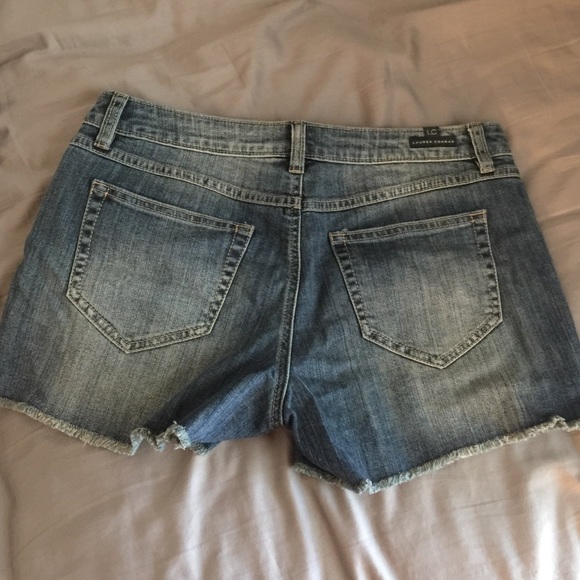 Shorts - Picture 3 of 3