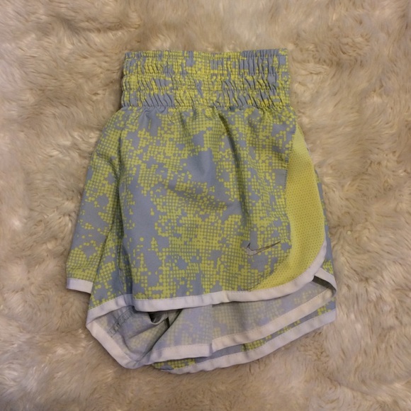 short Nike shorts