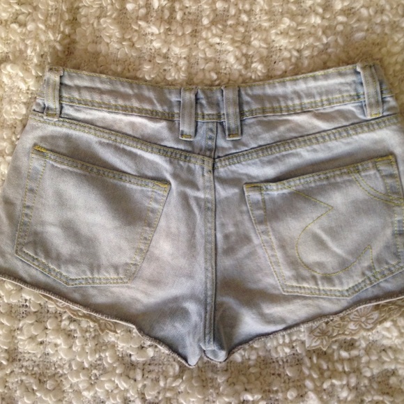 Short Light Jeans - Picture 2 of 3