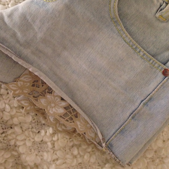 Short Light Jeans - Picture 3 of 3