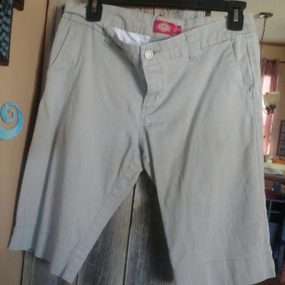 Khaki Bermuda shorts