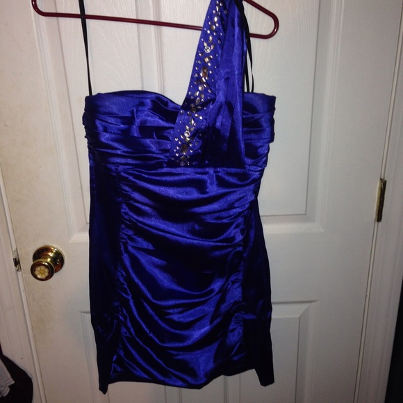 Semi formal dress!!