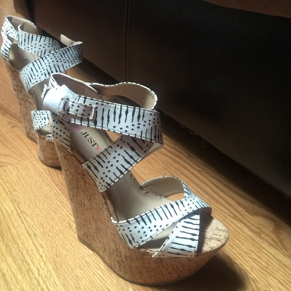 Open Toe Wedges - Picture 2 of 3