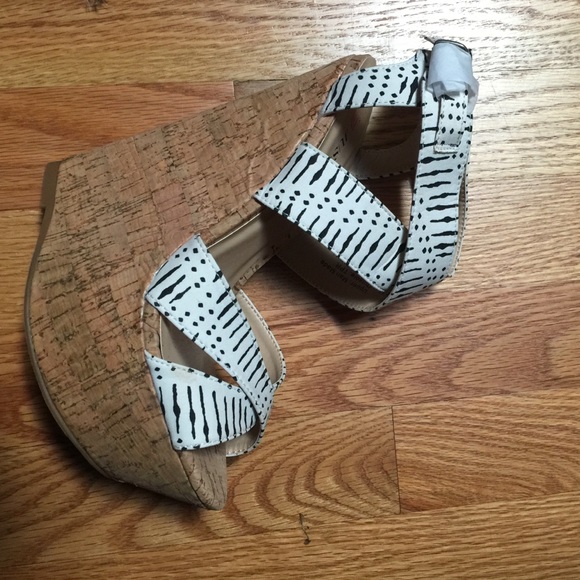 Open Toe Wedges - Picture 3 of 3