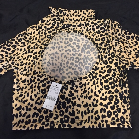 Tan and black leopard shirt - Picture 2 of 3